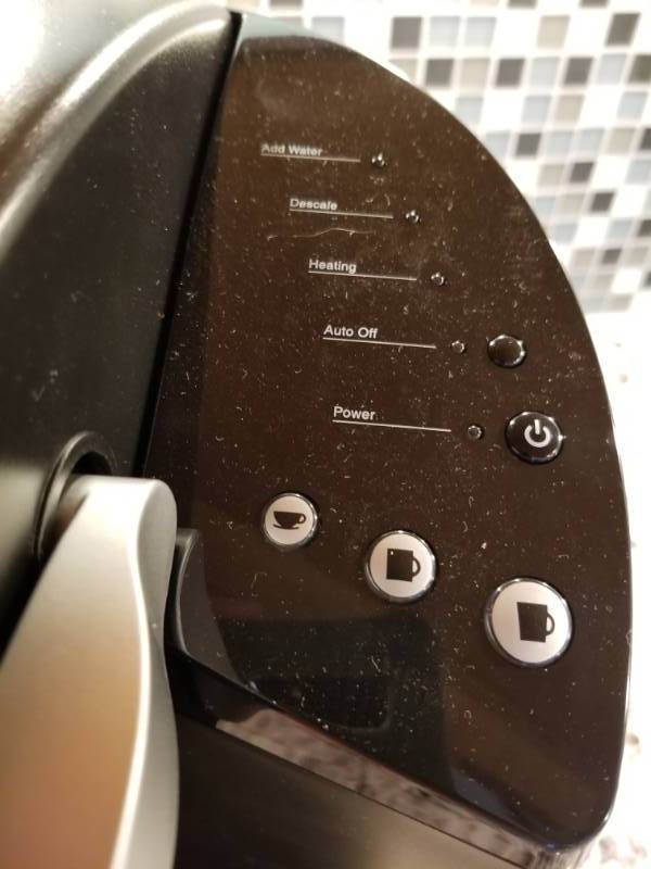 lot 31 image: Keurig Single Serving Coffee Maker