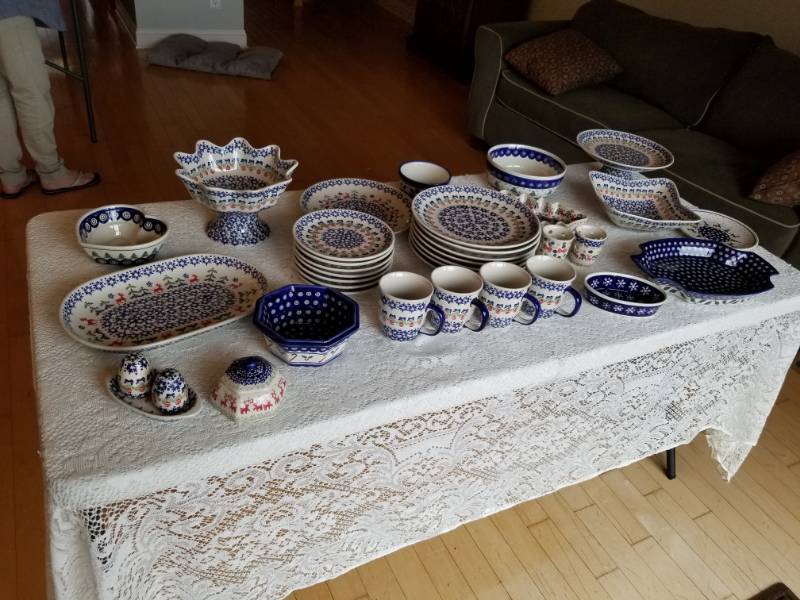 lot 19 image: Boleslawiec Polish Pottery Christmas Service for 8  Lot of 34 Pieces
