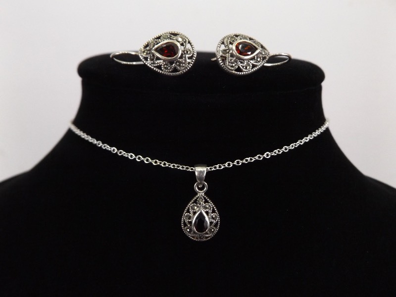 lot 5 image: NEW .925 Sterling Silver Art Nouveau Faceted Garnet Necklace and Earring SET