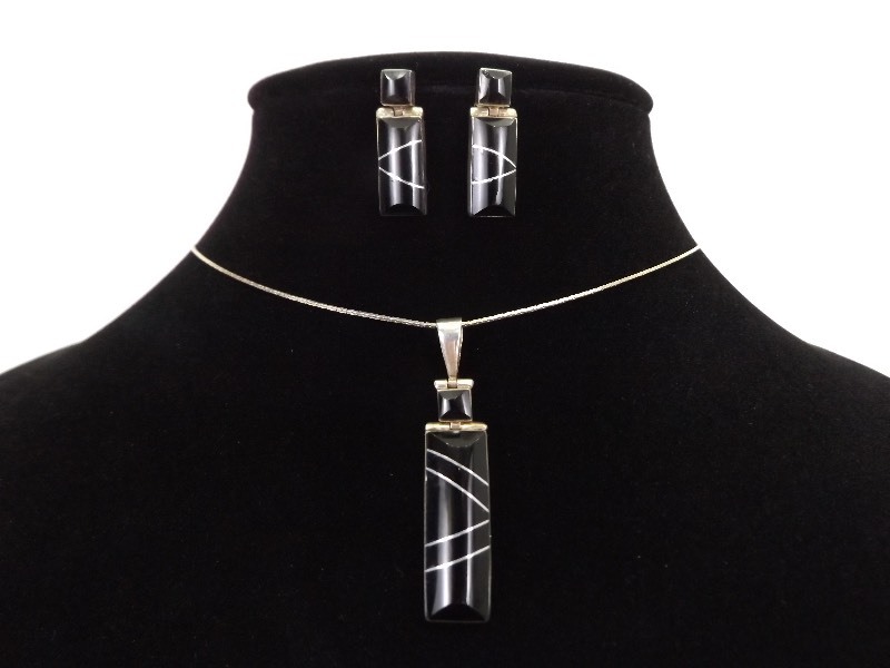lot 13 image: .925 Sterling Silver Black Onyx Pendant, Necklace and Earring SET