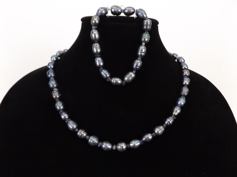 lot 39 image: NEW .925 Sterling Silver Clasp Black Purple Freshwater Pearl Necklace and Bracelet SET