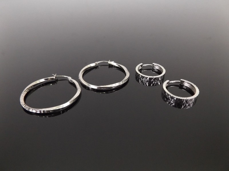 lot 78 image: .925 Sterling Silver Lot of 2 Pairs of Hoop Earrings