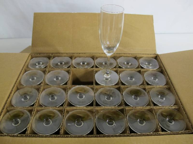 lot 64 image: Luminarc 160 mL (5.44 oz) Alto Champagne Flute Glassware - Pack of 24