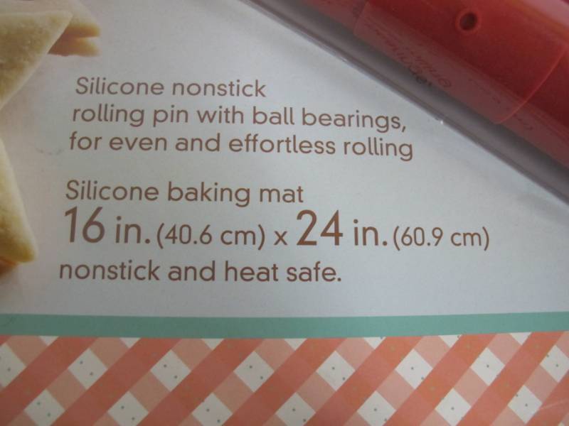 lot 47 image: Silicone Rolling Pin Set with Silicone Baking Mat - RED - Non Stick High Quality From Sil-pin