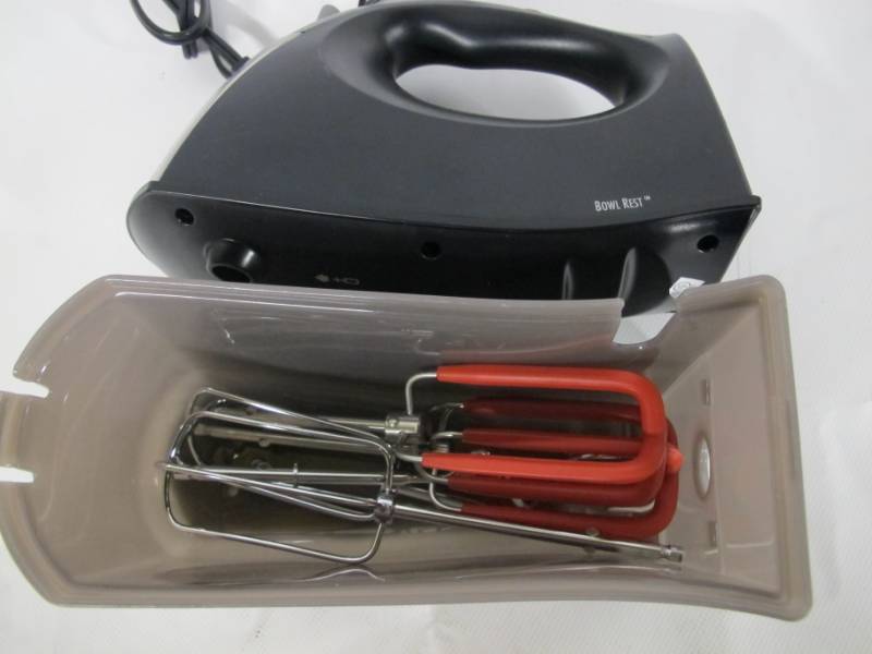 lot 26 image: Hamilton Beach Soft-Scrape 6 Speed Hand Mixer with Case - No Box