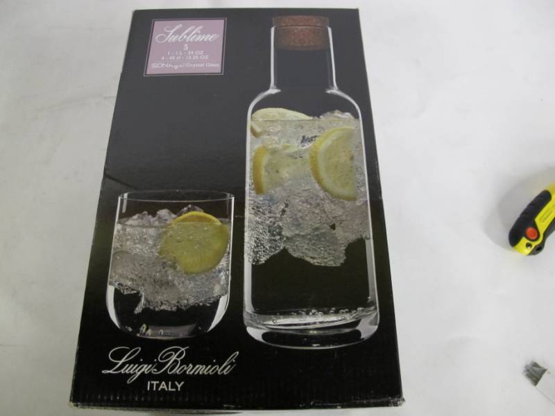 lot 39 image: Luigi Bormioli Sublime 5-piece Glass Beverage Set