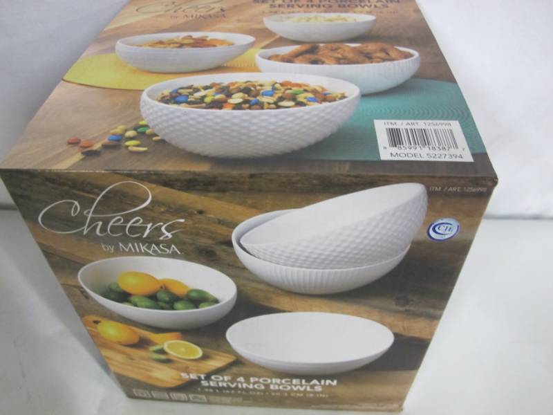 lot 53 image: 4-piece Mikasa Cheers Bowls