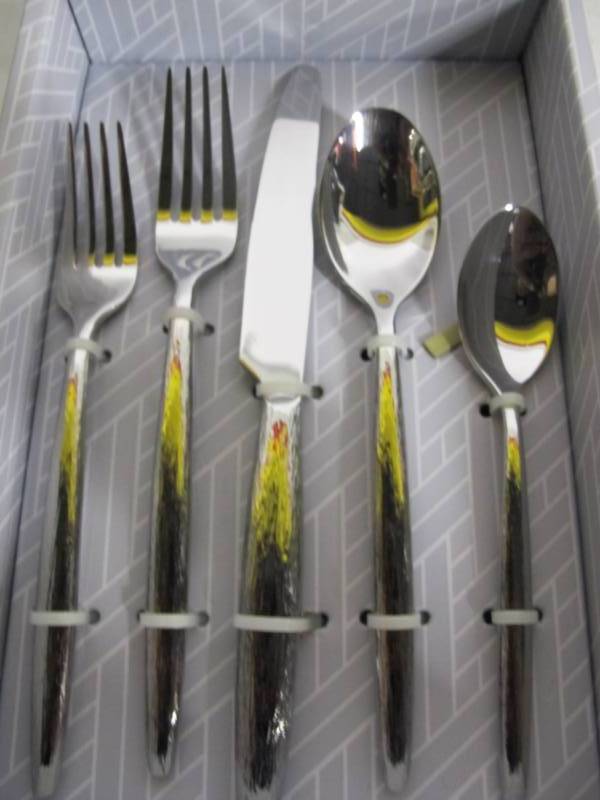 lot 76 image: Mikasa 5198737 Baxley 20-Piece Forged Stainless Steel Flatware Set, Service for 4  - NEW
