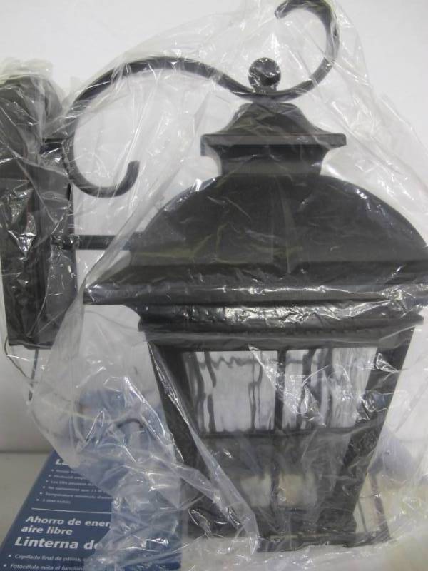 lot 63 image: Altair Lighting LED Outdoor Coach Lantern Light