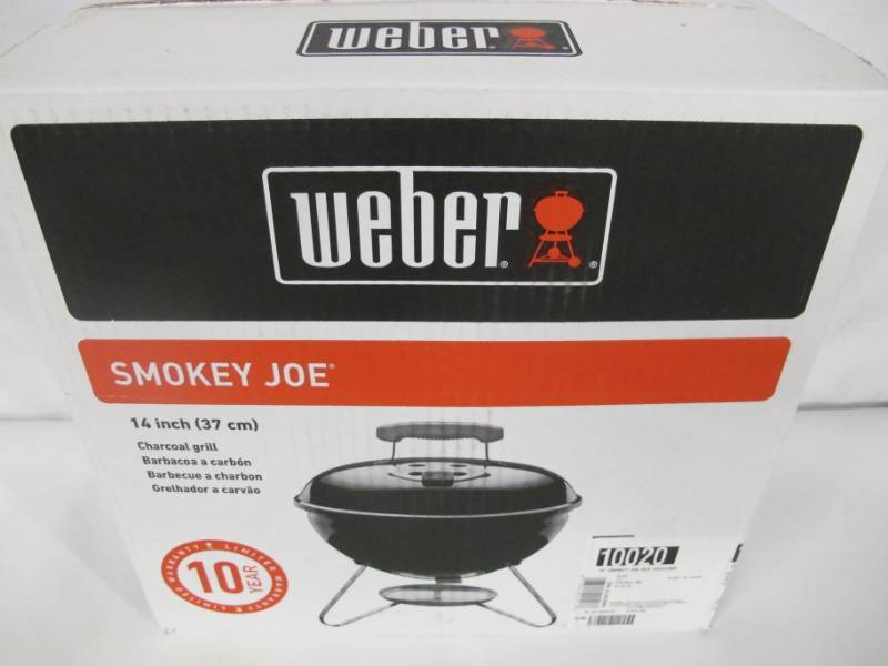 lot 8 image: Weber Smokey Joe Portable Charcoal Grill in Black - NEW