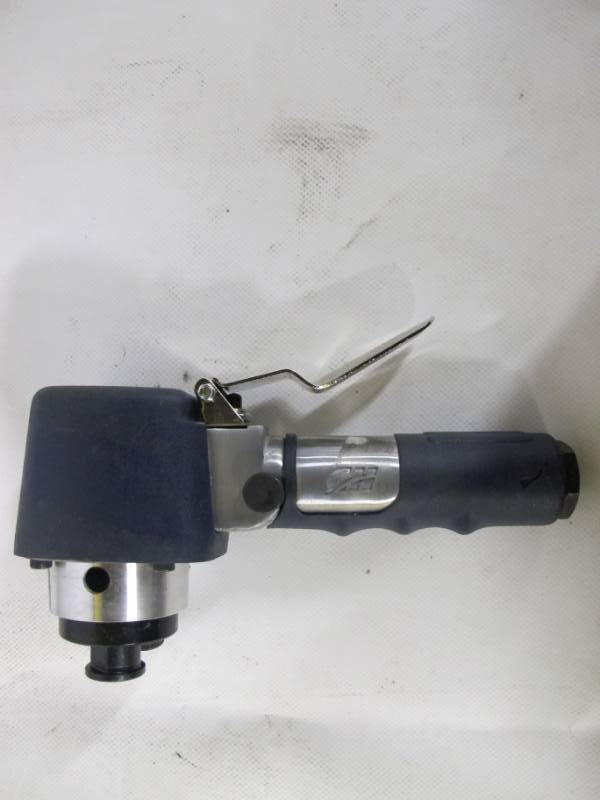 lot 28 image: Campbell Hausfeld Dual Action Sander without Pad (TL050400AV)