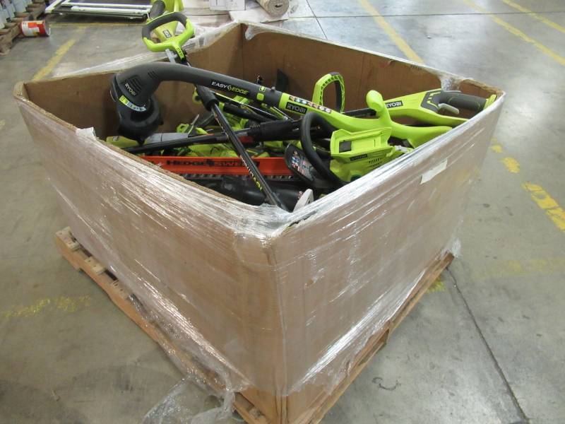 lot 256 image: WHOLESALE MIXED PALLET OF RETURNS - ELECTRIC POWERED TRIMMERS, BLOWERS AND POLE SAWS AND MORE