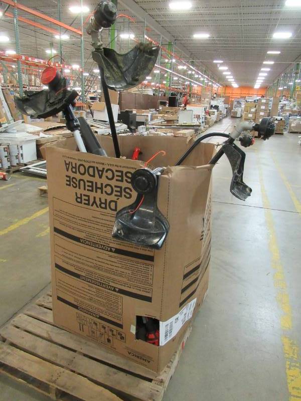 lot 257 image: WHOLESALE MIXED PALLET OF RETURNS - GAS POWERED TRIMMERS AND BLOWERS
