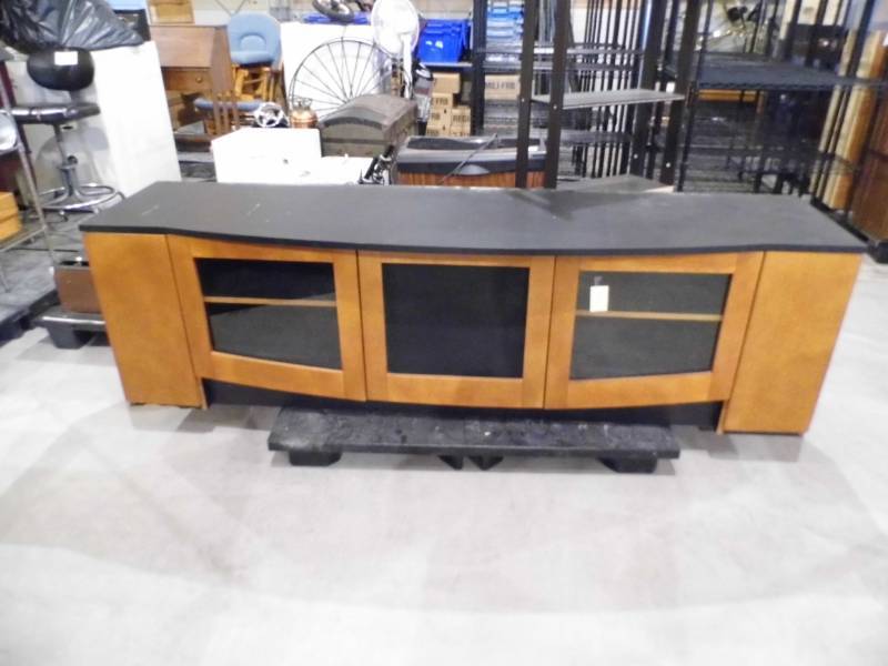 lot 8 image: Entertainment Center