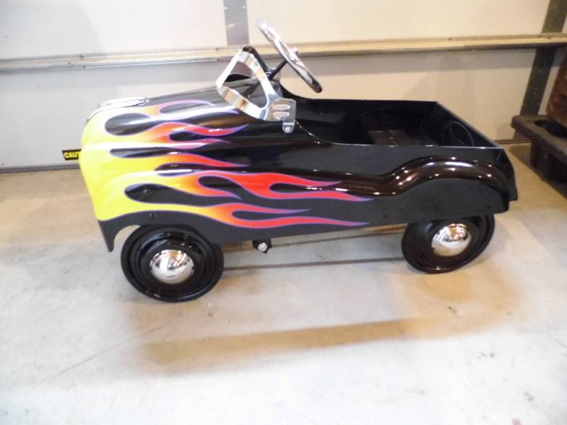 lot 17 image: Pedal Car
