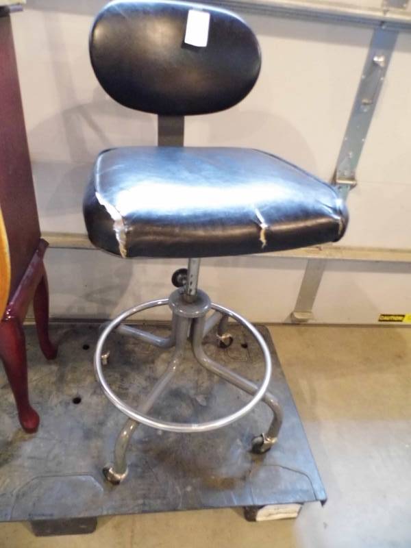 lot 30 image: Rolling Chair