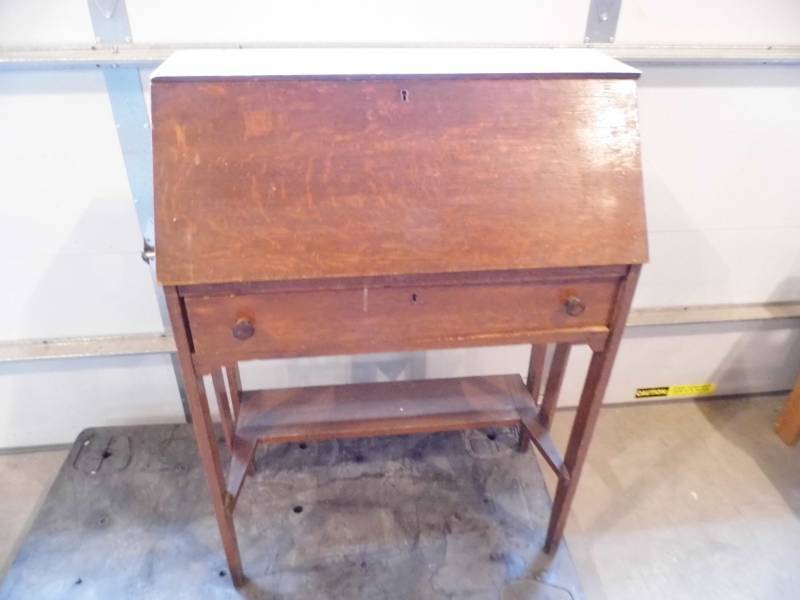 lot 36 image: Writing Desk - Dresser