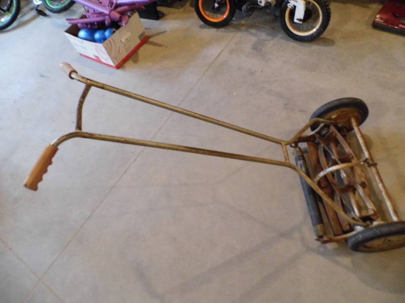 lot 51 image: Reel Mower