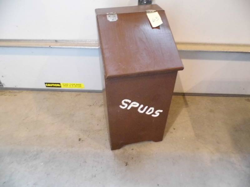 lot 63 image: Spuds Holder