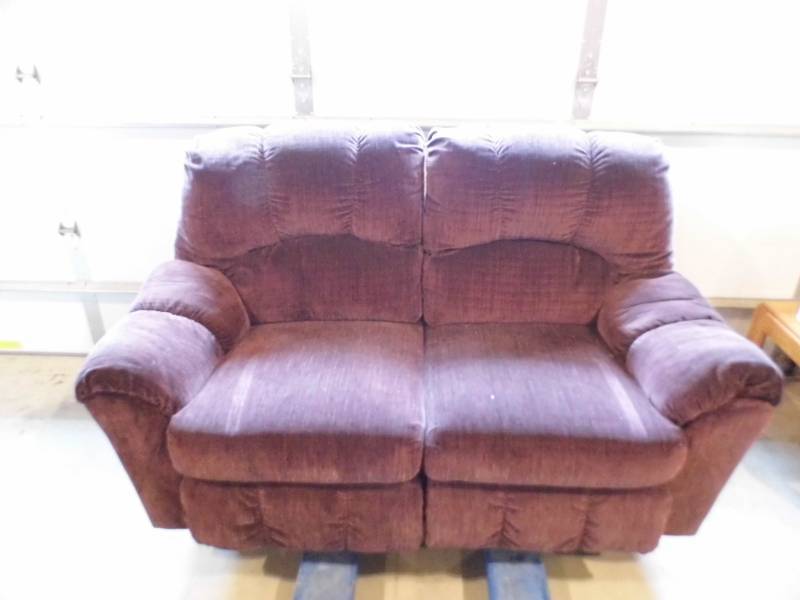 lot 81 image: Reclining Loveseat