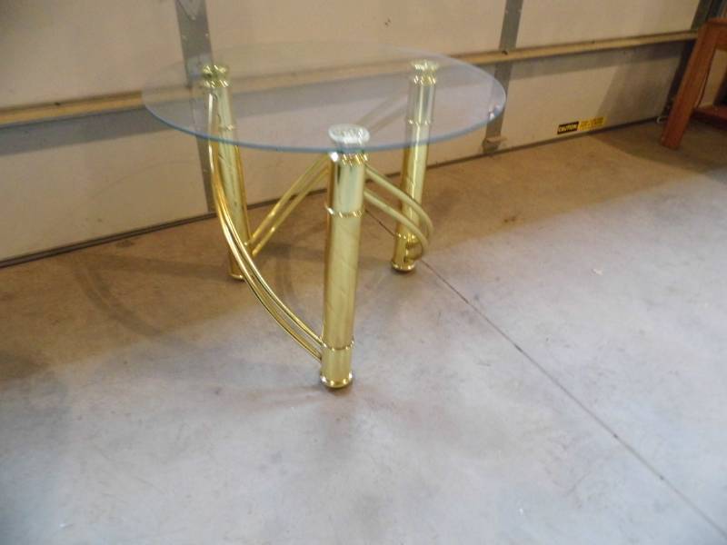 lot 85 image: Glass End Table