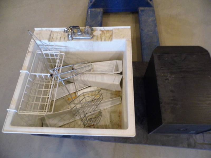 lot 97 image: Sink - Speaker