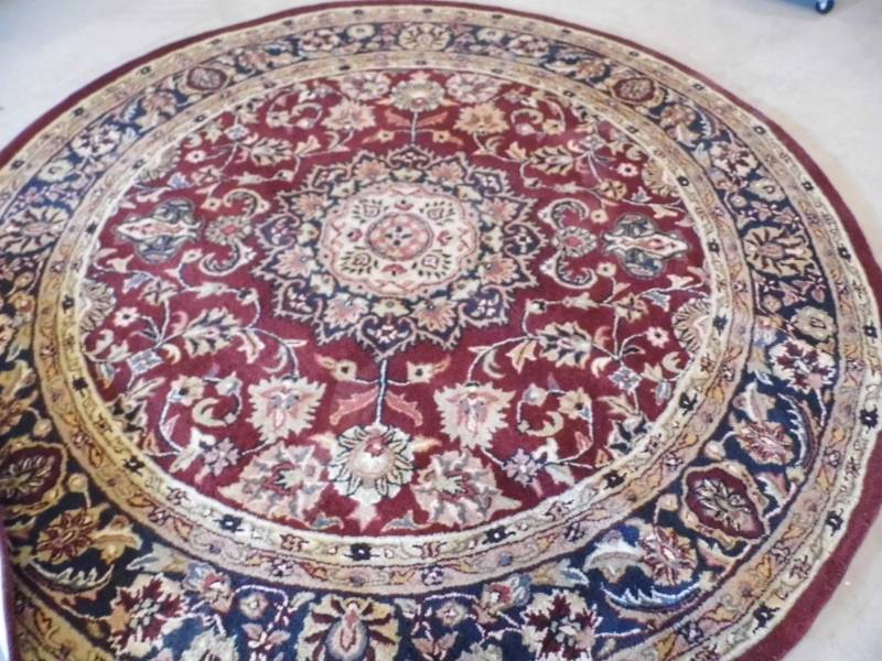 lot 127 image: Round Rug