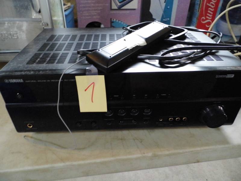lot 7 image: Yamaha Receiver