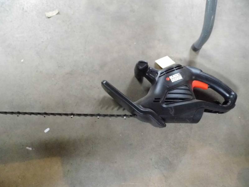 lot 14 image: Black & Decker Hedge Trimmer