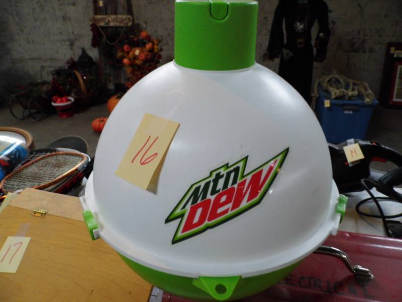 lot 16 image: Mt Dew Bobber Cooler