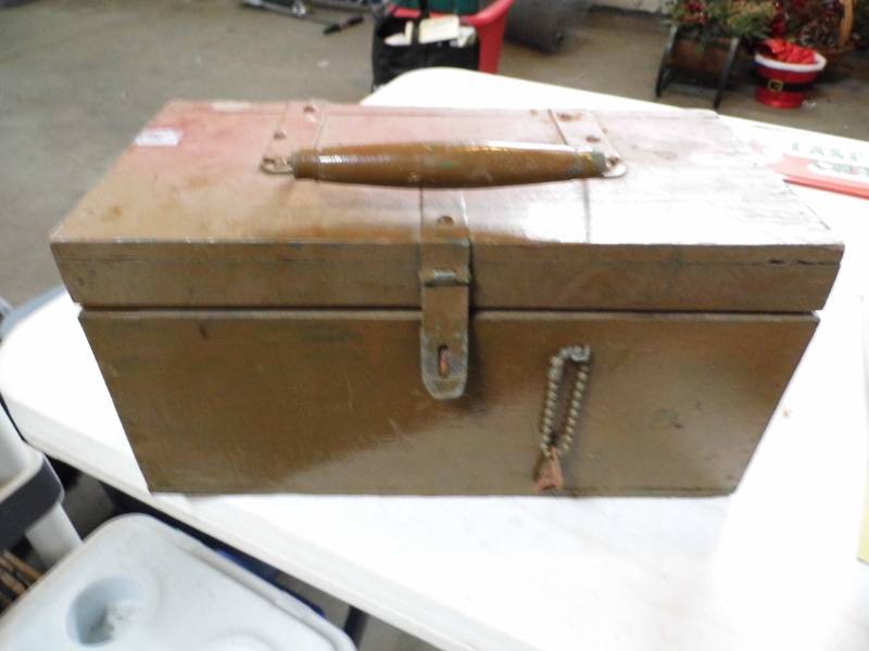 lot 46 image: Wooden Toolbox