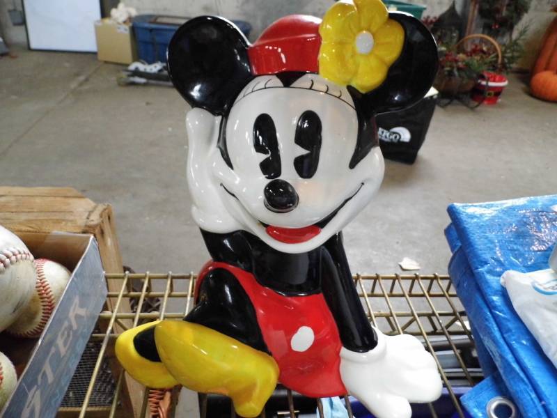 lot 56 image: Minnie Mouse Cookie Jars - Popcorn Containers