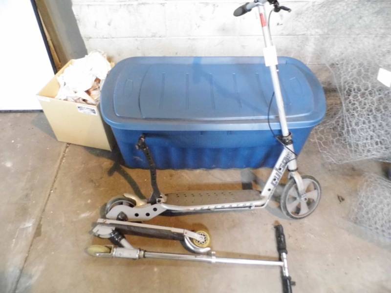 lot 88 image: Scooters