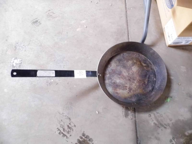 lot 90 image: Outdoor Frying Pan