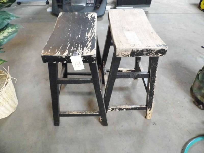 lot 130 image: Lot of 2 Wooden Stools