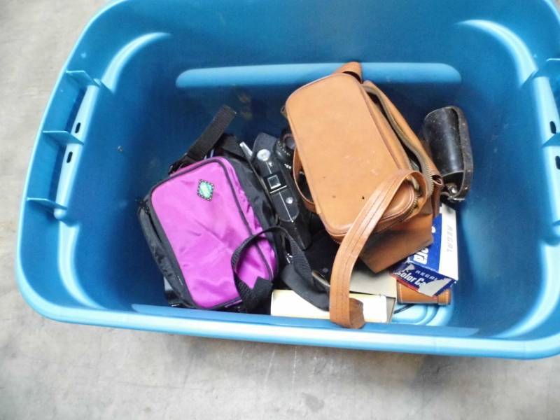 lot 146 image: Tote of Cameras