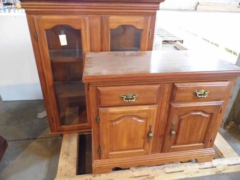 lot 147 image: China Cabinet  Buffet