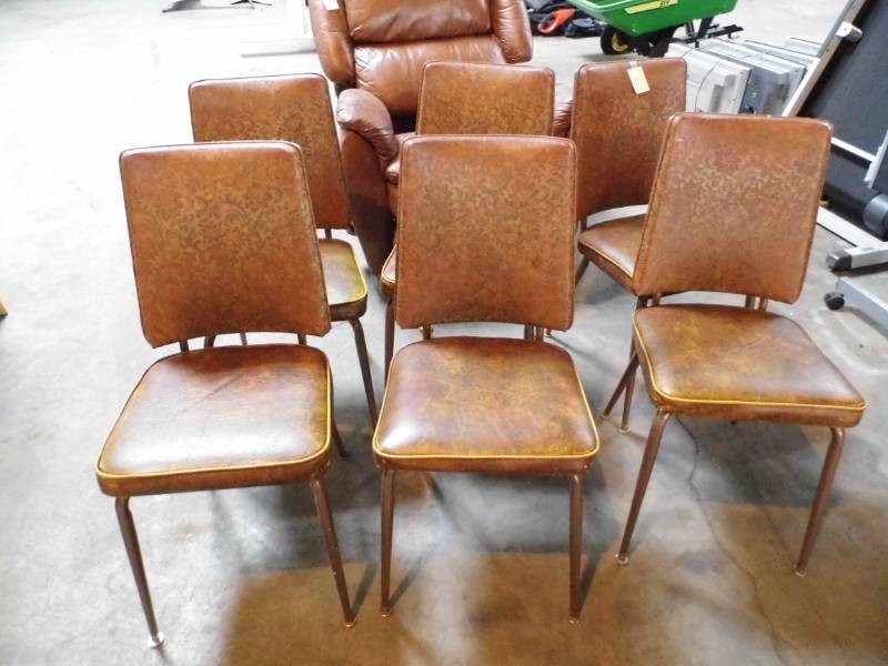 lot 153 image: Lot of 6 Chairs