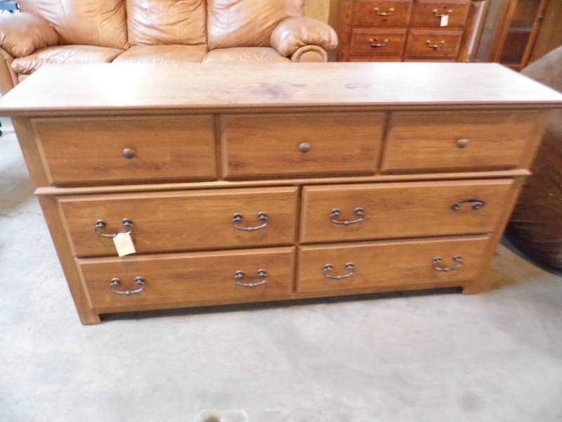 lot 154 image: Dresser