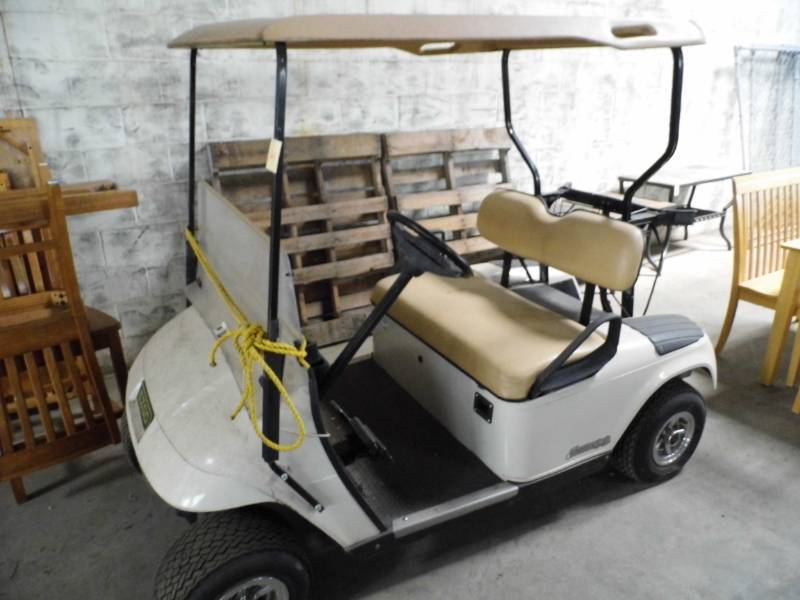 lot 161 image: EZ Go Golf Cart w Charger