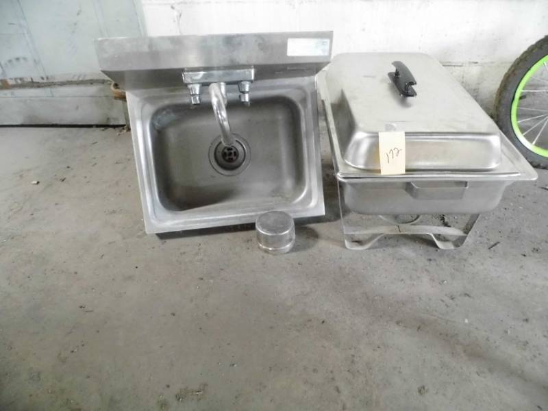 lot 172 image: Stainless Steel Sink - Chaffing Dish