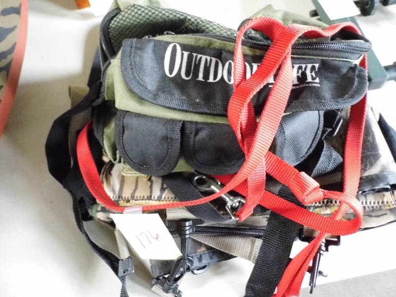 lot 176 image: Camo Bags