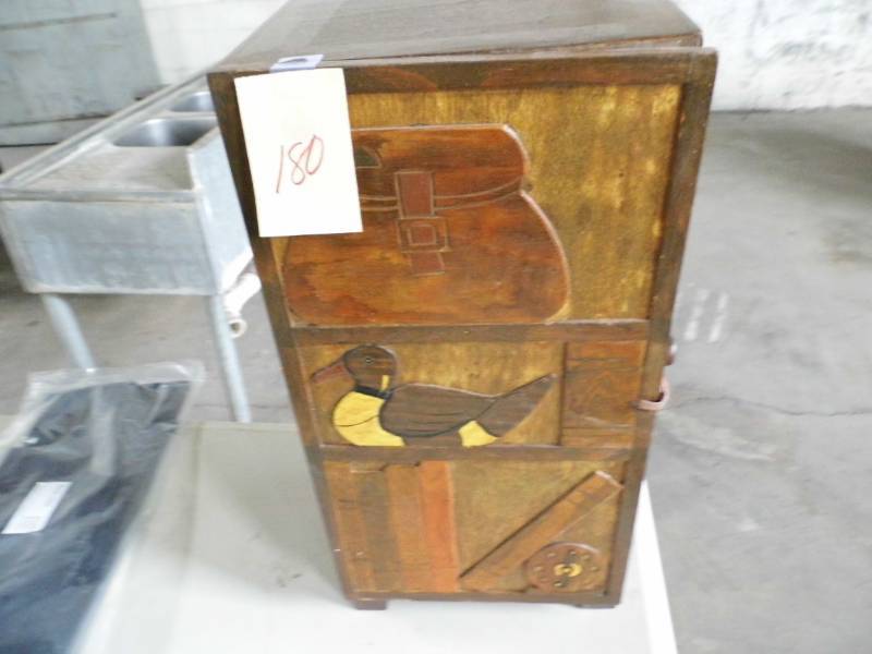 lot 180 image: Dcor - Shelf