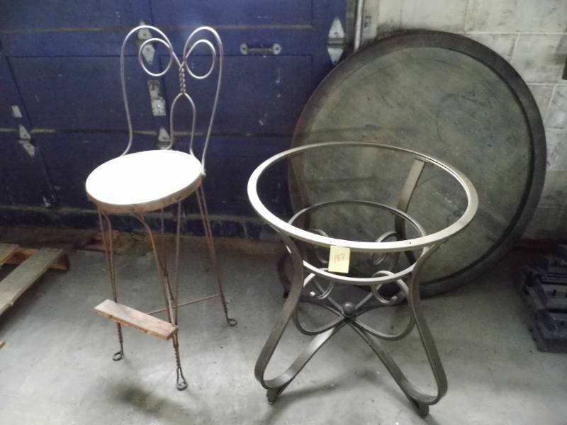 lot 187 image: Metal Table - Chair