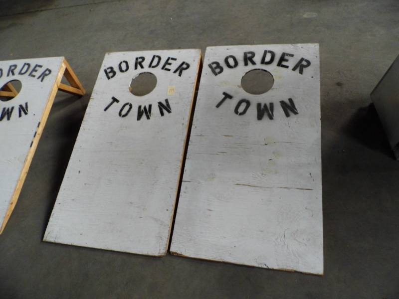 lot 194 image: Cornhole Set