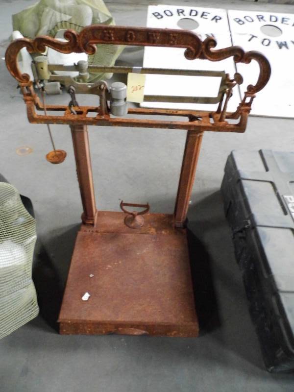 lot 202 image: Antique Scale