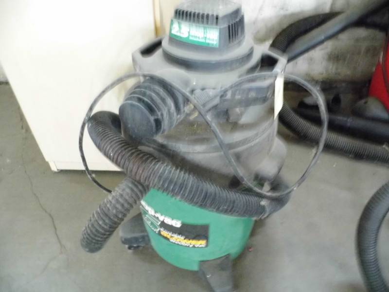 lot 220 image: Shop Vac