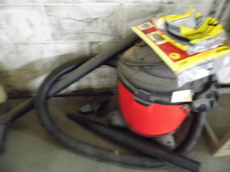 lot 222 image: Shop Vac
