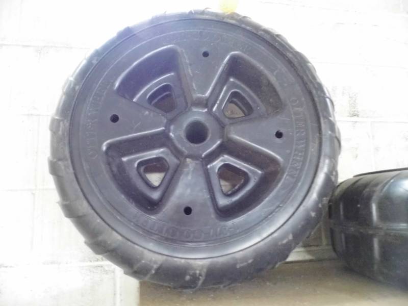 lot 223 image: Lot of 2 New Otterwheels