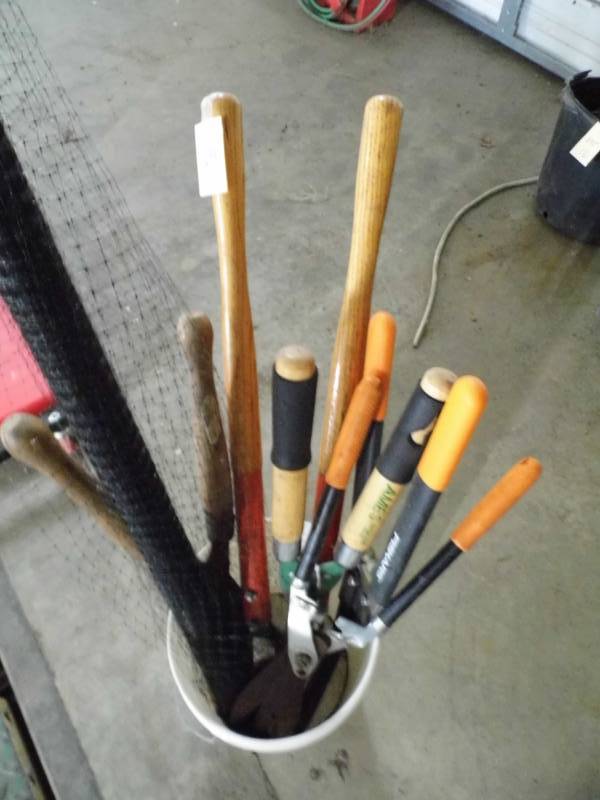 lot 238 image: Yard Clippers